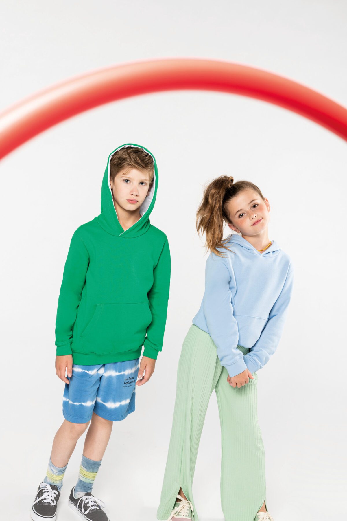 Sweat-shirt capuche contrastée enfant - K453 – Image 1